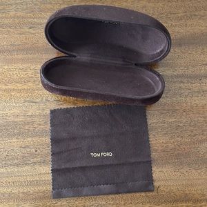 Oversized sunglasses case